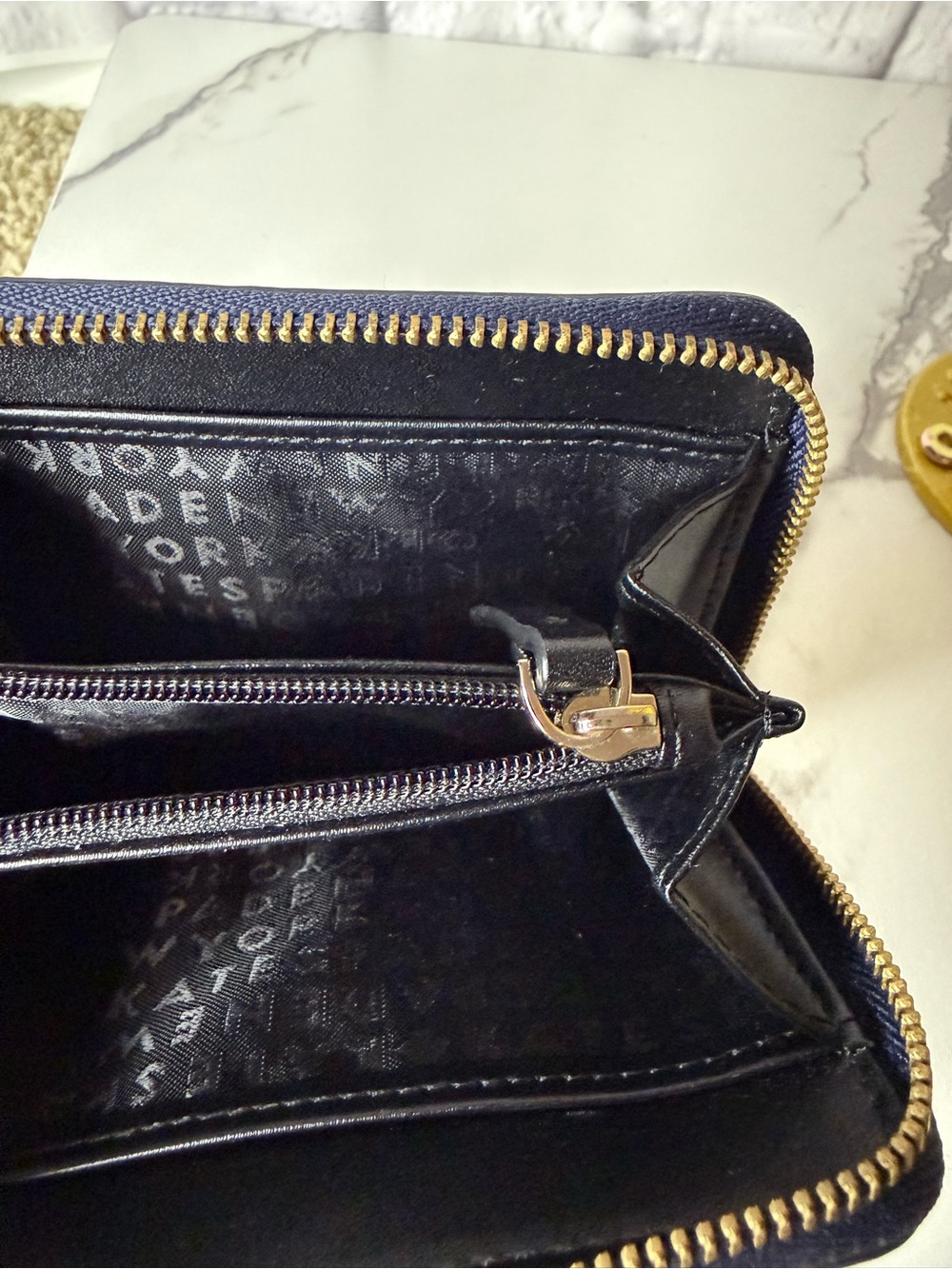 Pre-loved | Kate Spade Navg Floral Zip Card Wallet - Picture 3 of 3